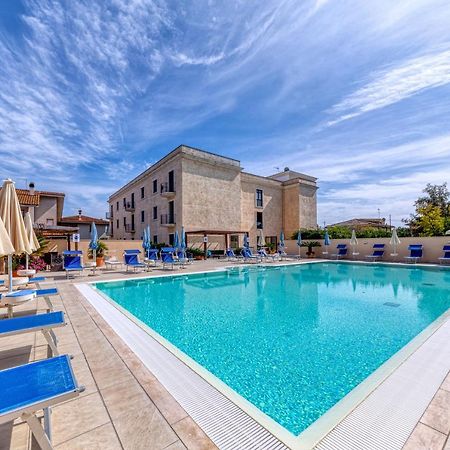 Hotel Le Torri Arborea Eksteriør bilde